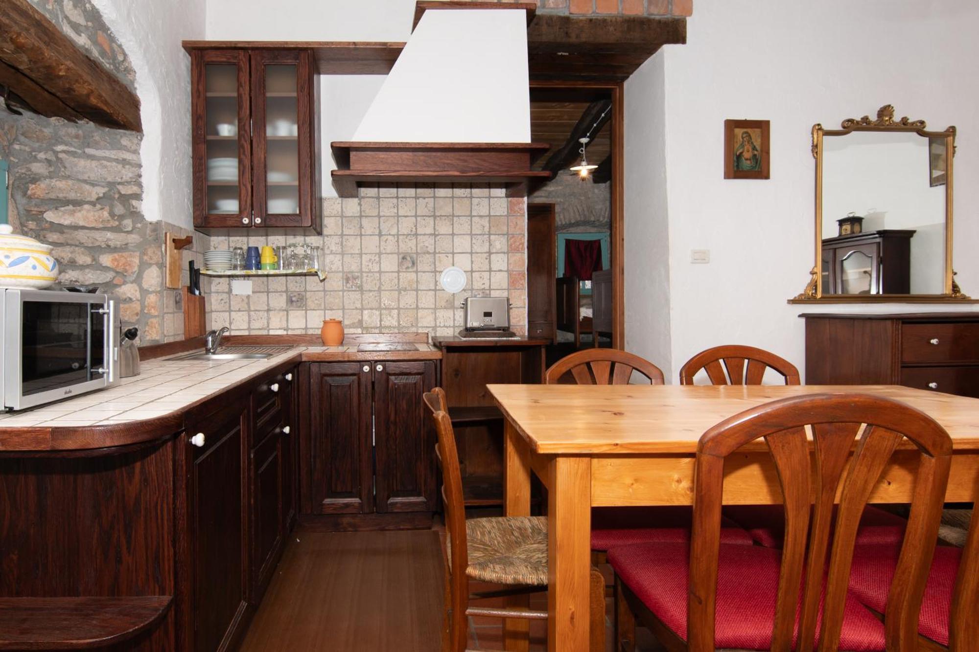 Apartments Valentinus 1800 Sezana ภายนอก รูปภาพ